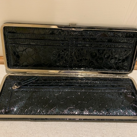 Kenneth Cole Reaction Clutch Wallet - Picture 5 of 8